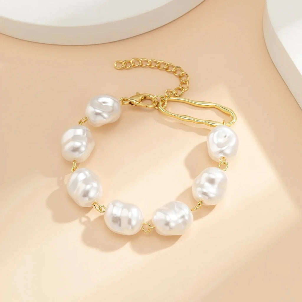 Classy Asymmetric Pearl Bracelet - Aryomi