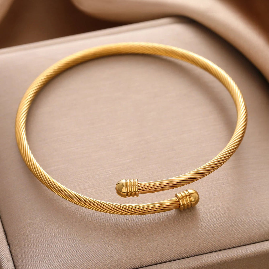 Classy Twisted Bangle Bracelet - Aryomi