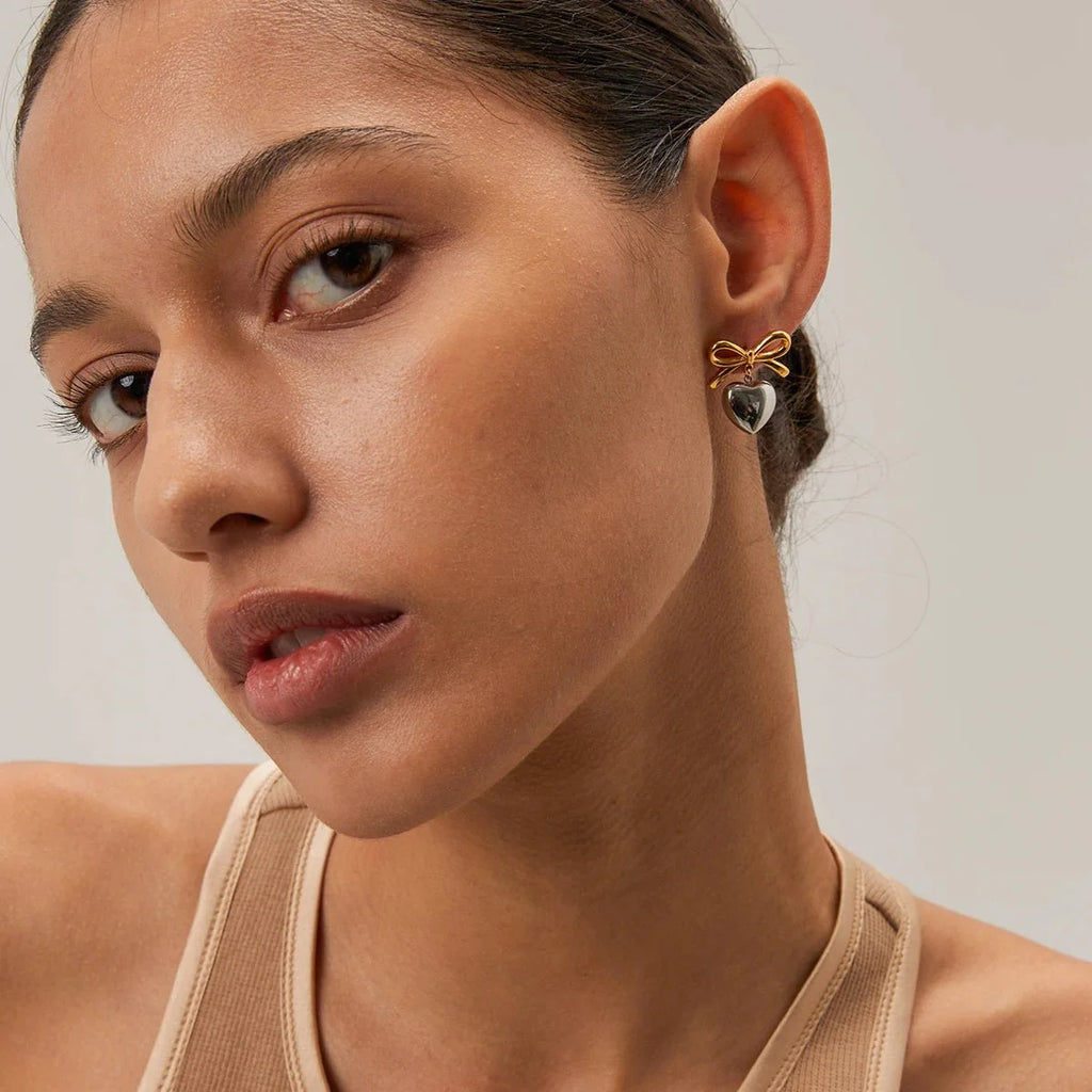 Dainty Bow Heart Earrings - Aryomi