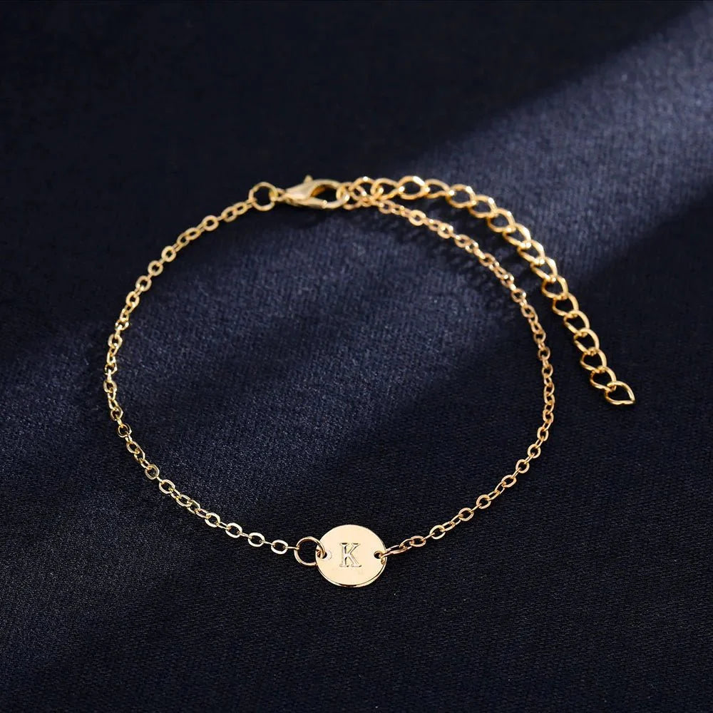 Dainty Chain Letter Initial Charm Bracelet - Aryomi