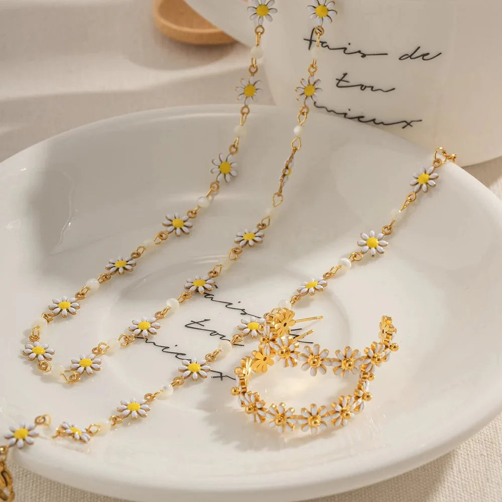 Dainty Daisy Floral Bracelet Necklace and Earrings Set - Aryomi