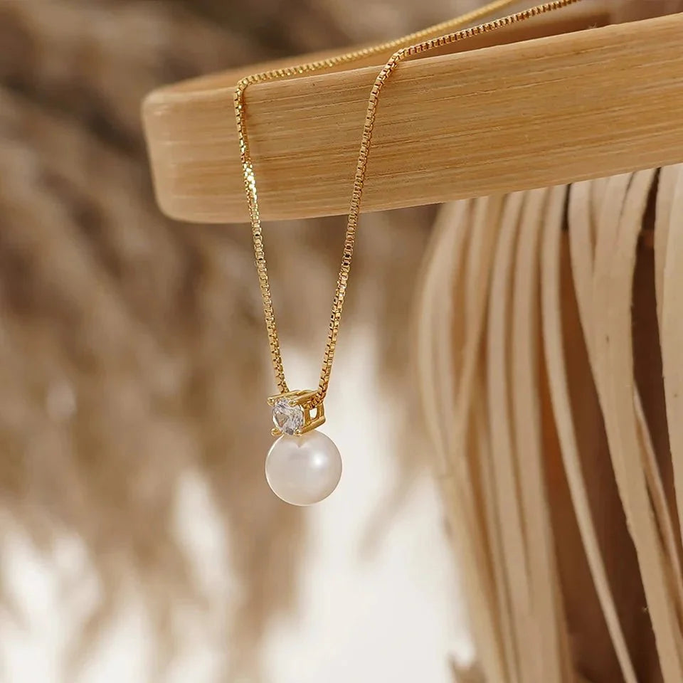 Dainty Diamond Pearl Necklace - Aryomi