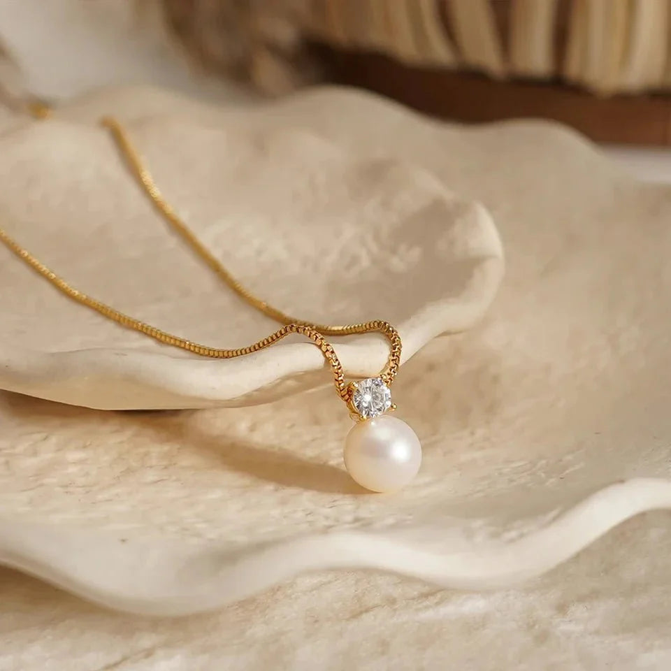 Dainty Diamond Pearl Necklace - Aryomi