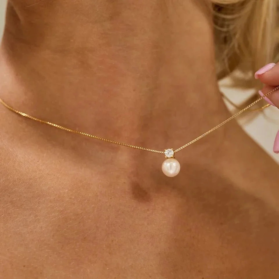Dainty Diamond Pearl Necklace - Aryomi