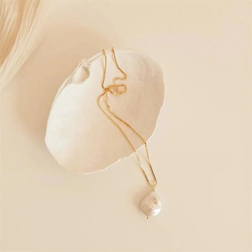 Dainty Flat Pearl Necklace - Aryomi