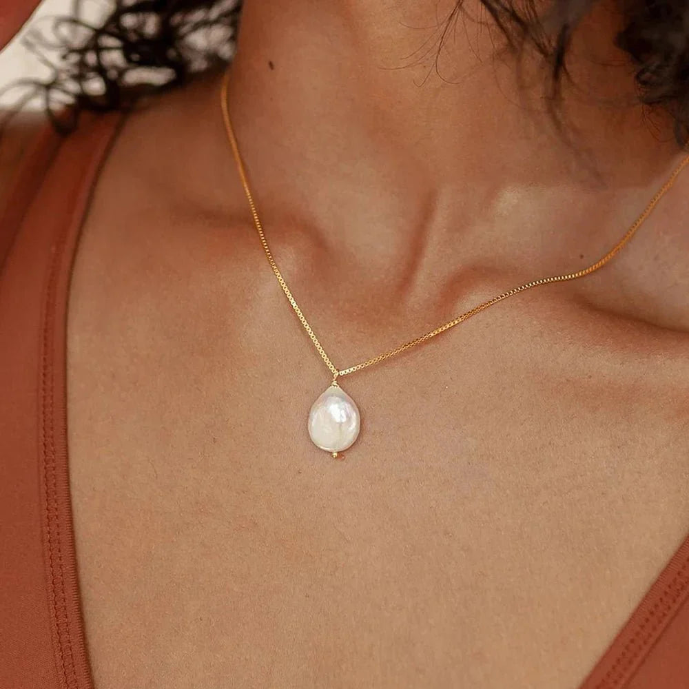Dainty Flat Pearl Necklace - Aryomi