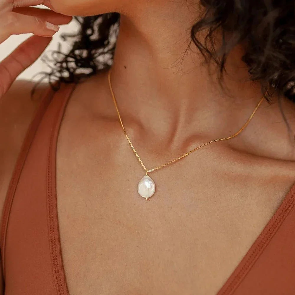 Dainty Flat Pearl Necklace - Aryomi