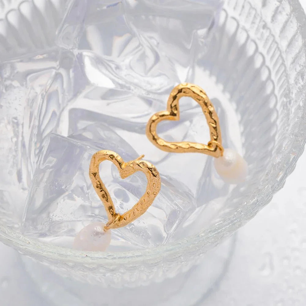 Dainty Heart Pearl Drop Earrings - Aryomi