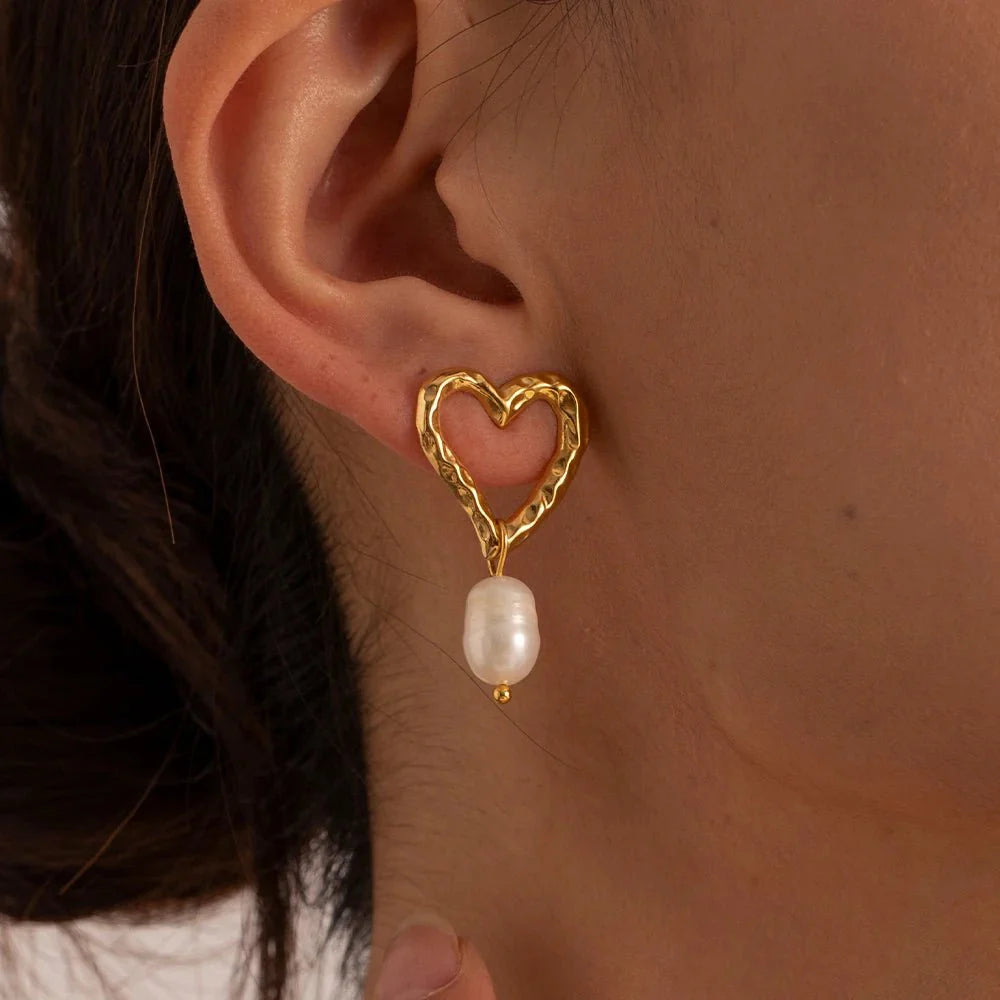 Dainty Heart Pearl Drop Earrings - Aryomi
