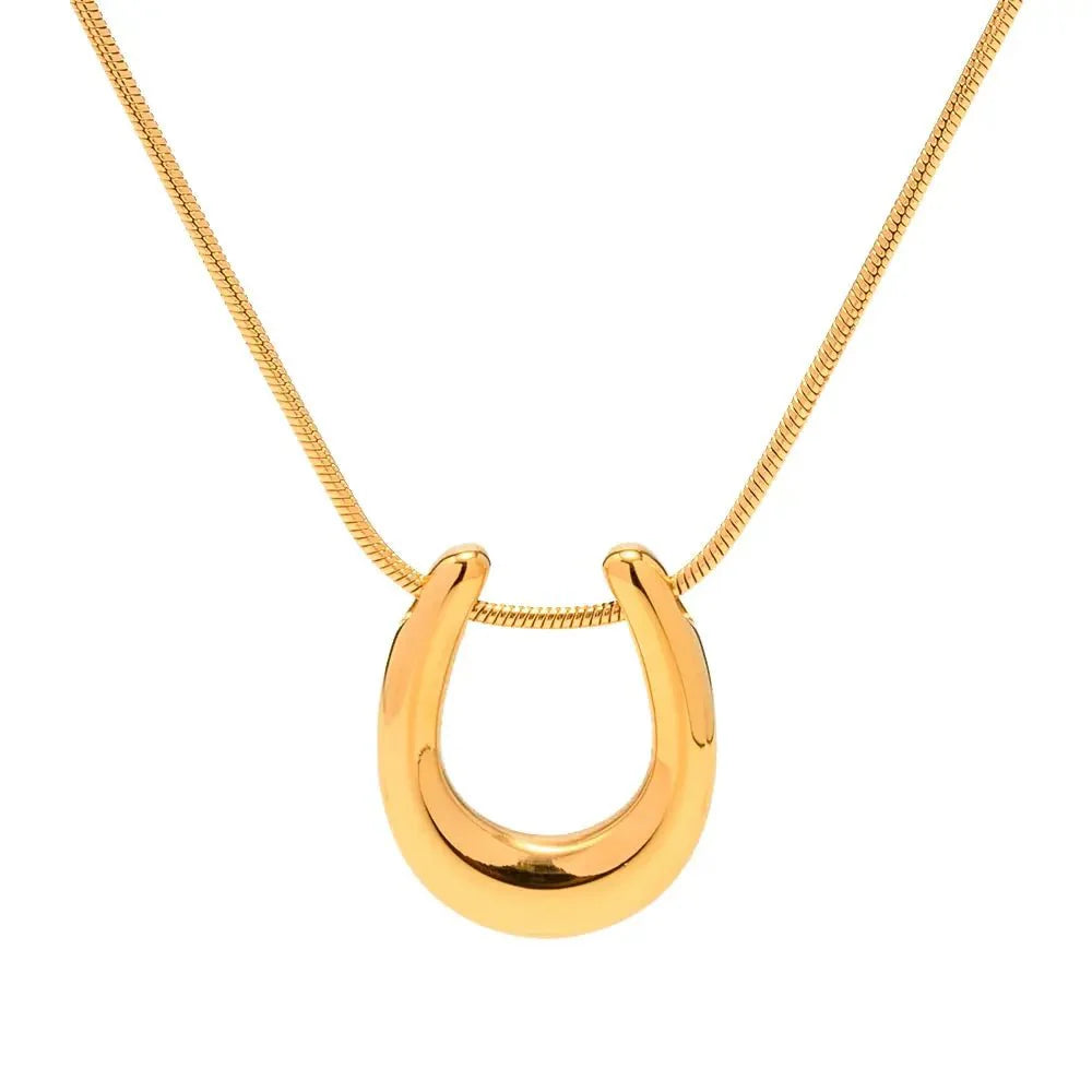 Dainty Lucky Horseshoe Necklace - Aryomi