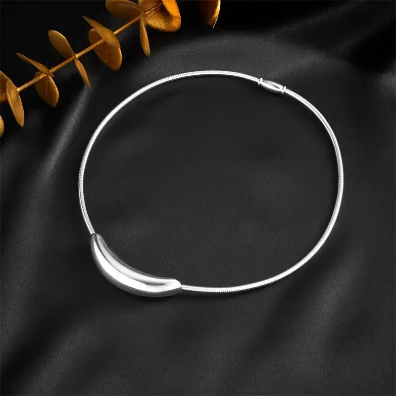 Dainty Modern Curve Choker Necklace - Aryomi