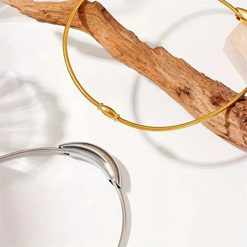 Dainty Modern Curve Choker Necklace - Aryomi