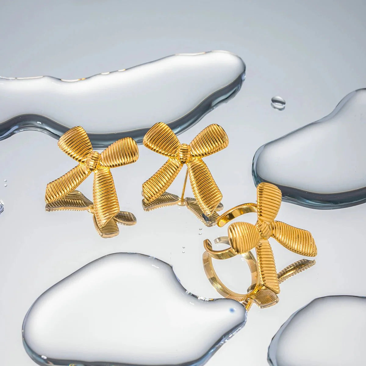 Dainty Striped Bow Elegant Ring and Earrings - Aryomi