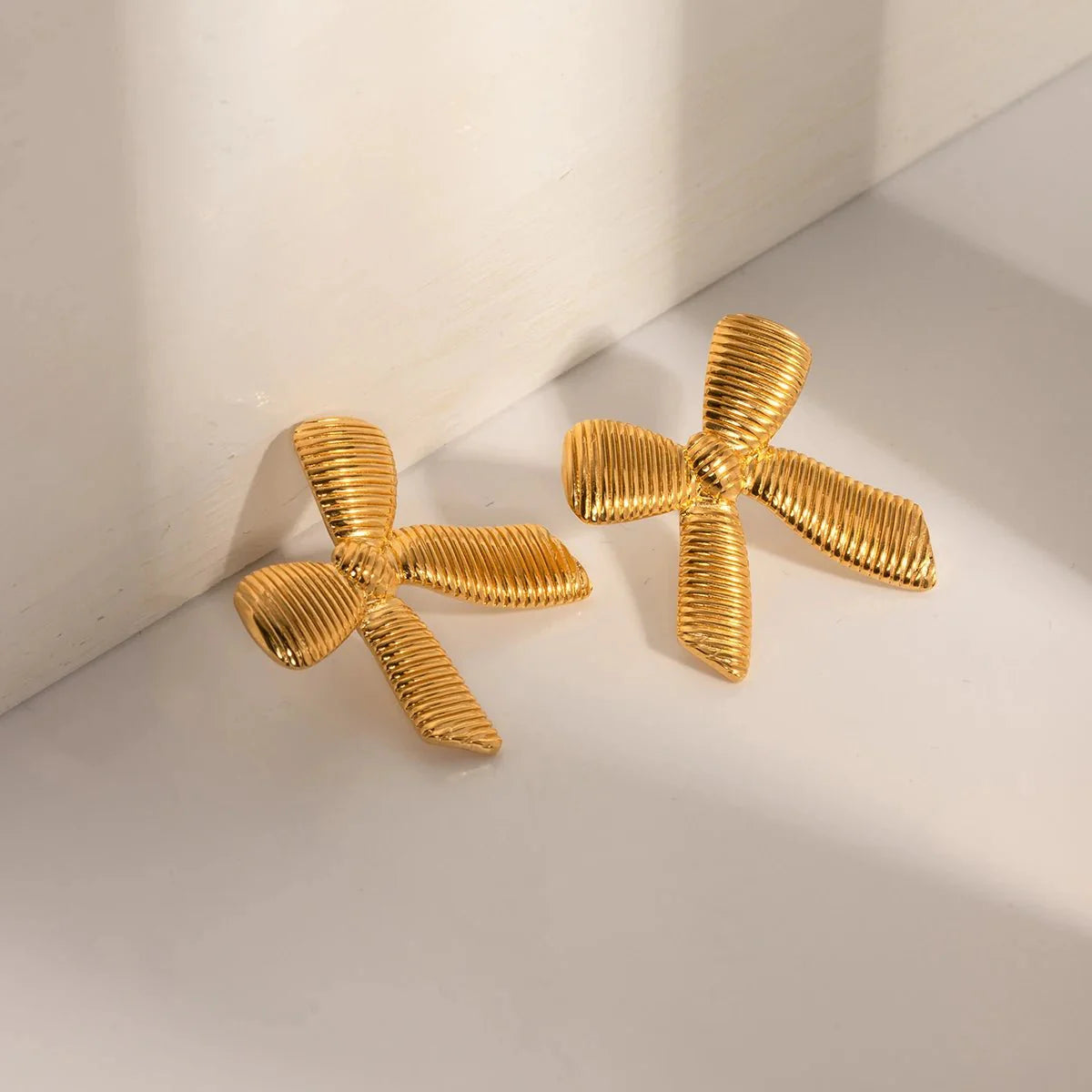 Dainty Striped Bow Elegant Ring and Earrings - Aryomi