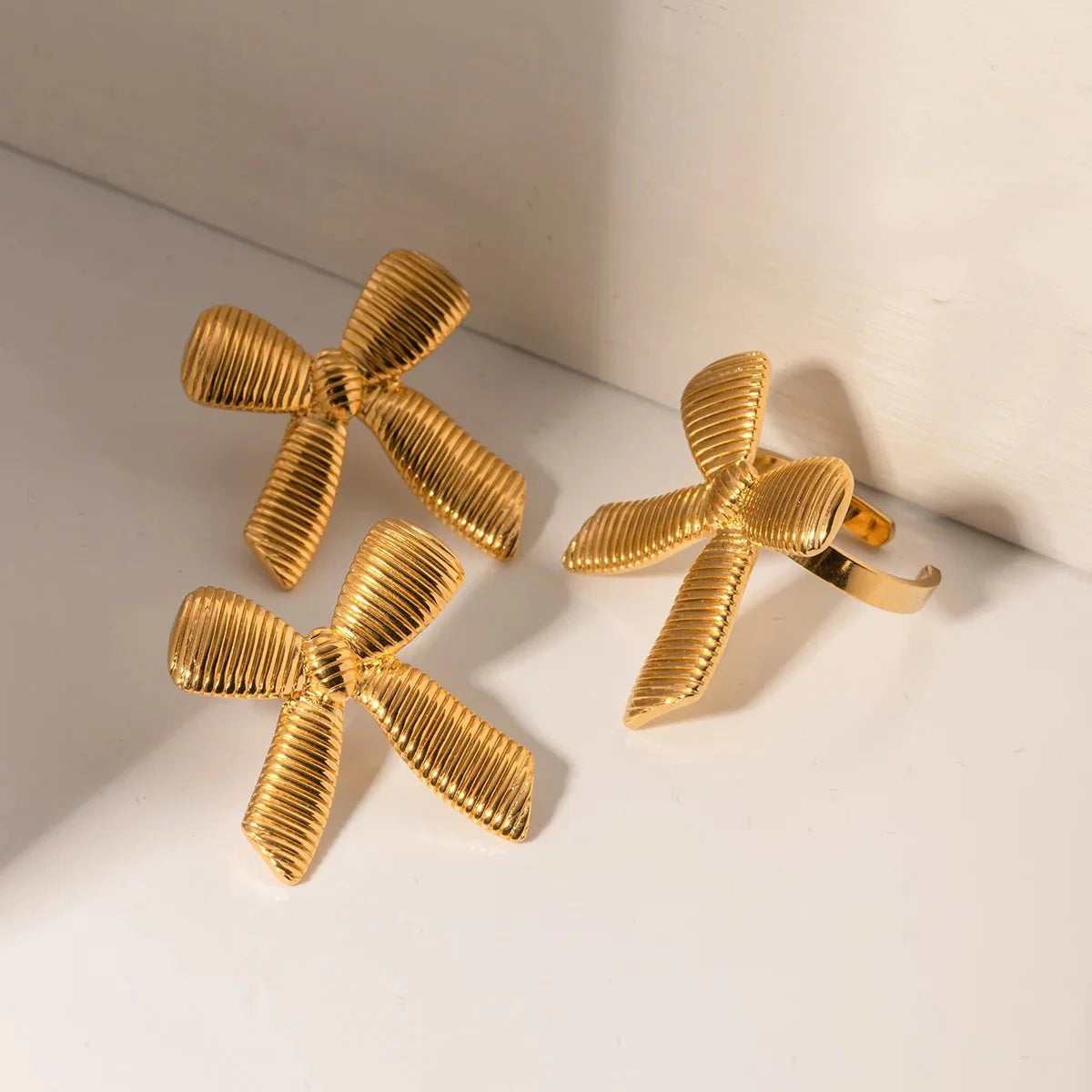 Dainty Striped Bow Elegant Ring and Earrings - Aryomi