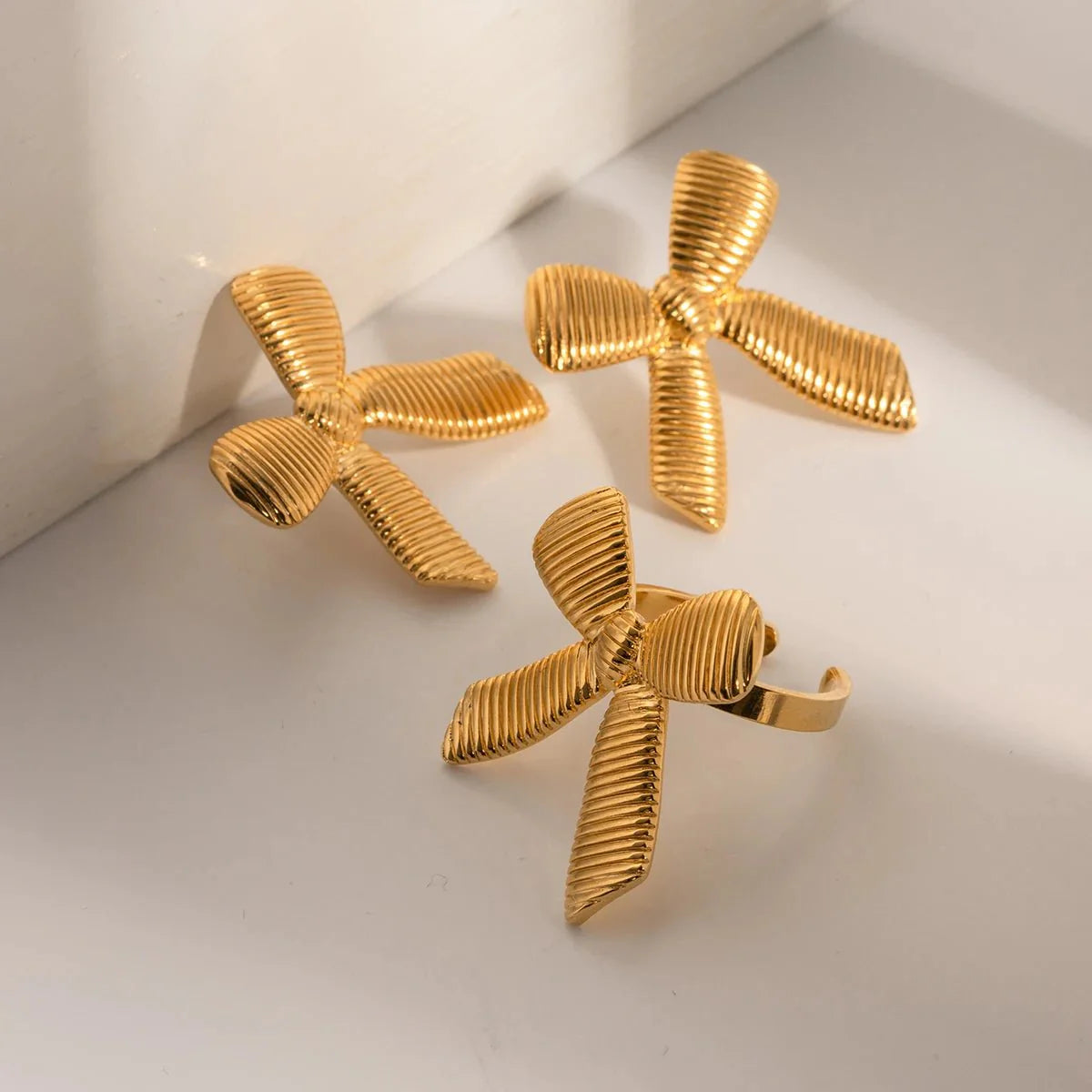Dainty Striped Bow Elegant Ring and Earrings - Aryomi