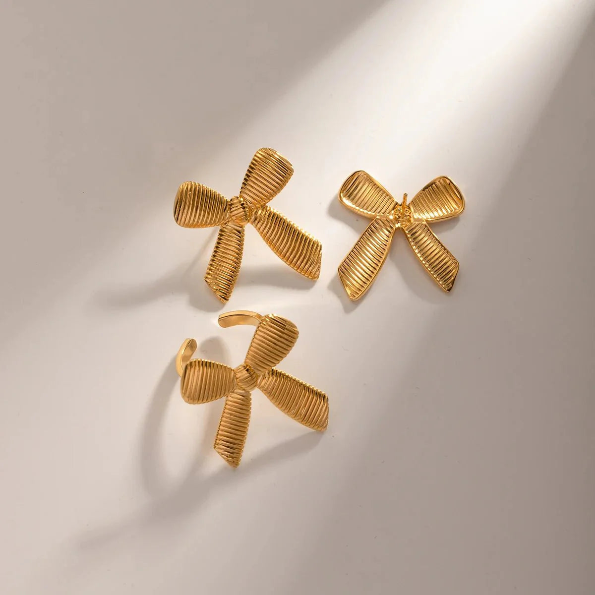 Dainty Striped Bow Elegant Ring and Earrings - Aryomi