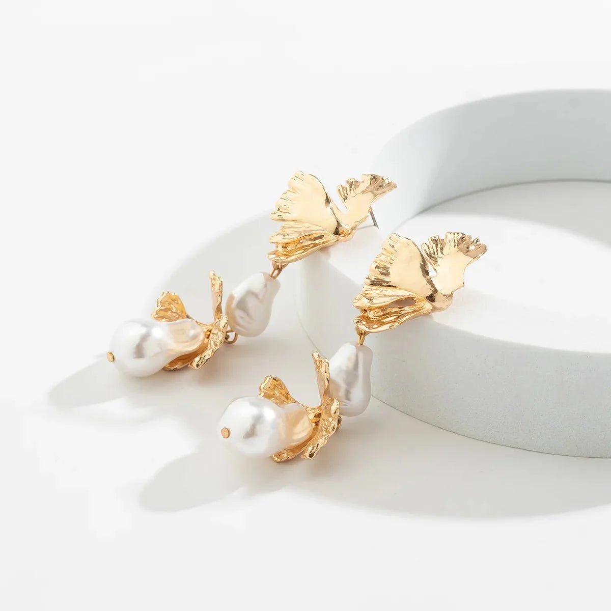 Floral Pearl Blooming Earrings - Aryomi