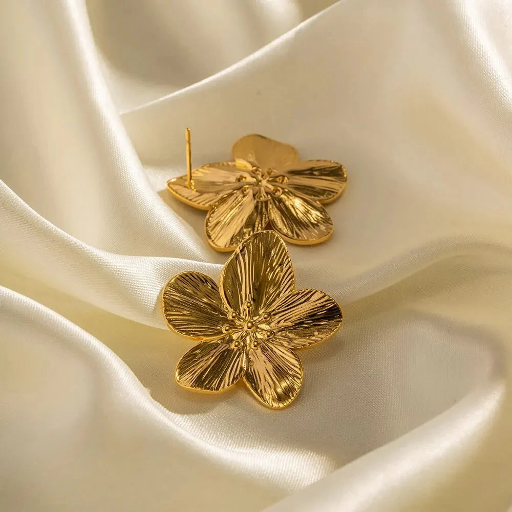 Hibiscus Floral Stud Earrings - Aryomi