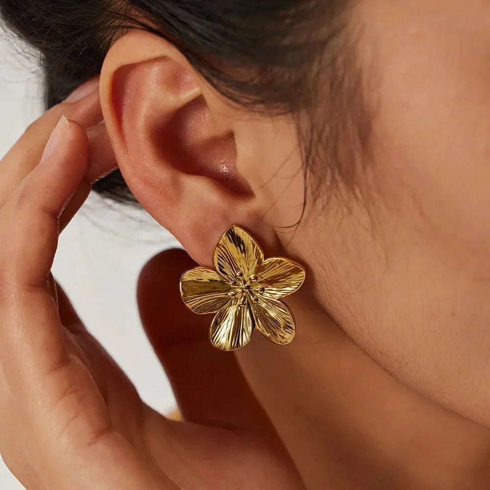 Hibiscus Floral Stud Earrings - Aryomi