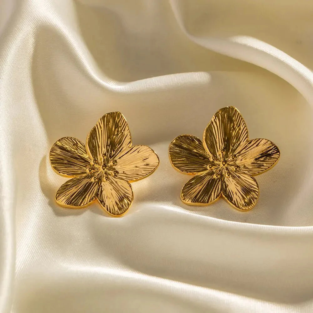 Hibiscus Floral Stud Earrings - Aryomi
