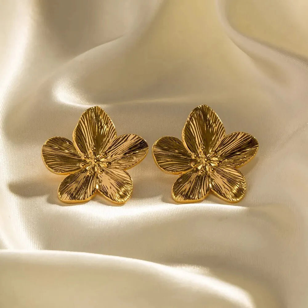 Hibiscus Floral Stud Earrings - Aryomi