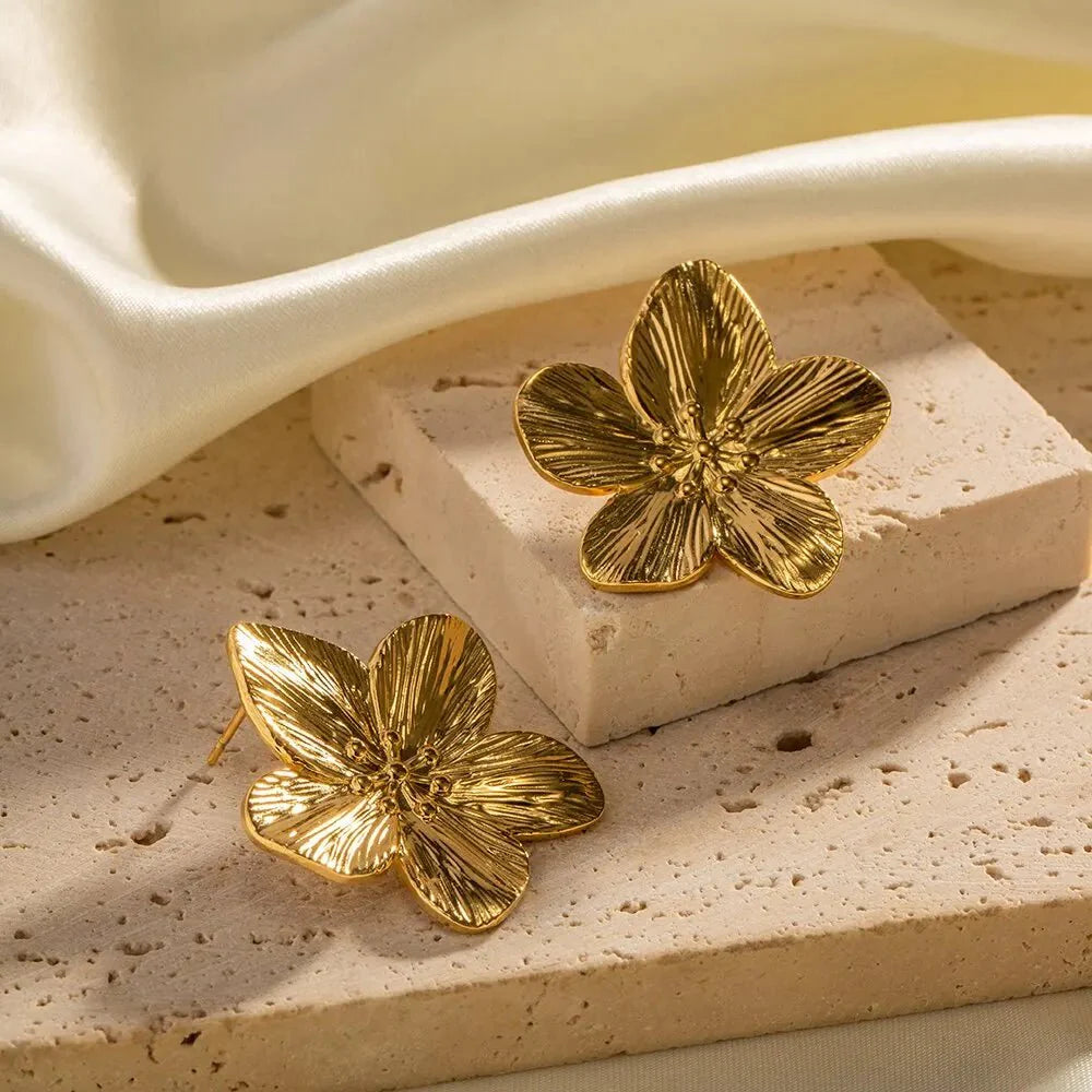 Hibiscus Floral Stud Earrings - Aryomi