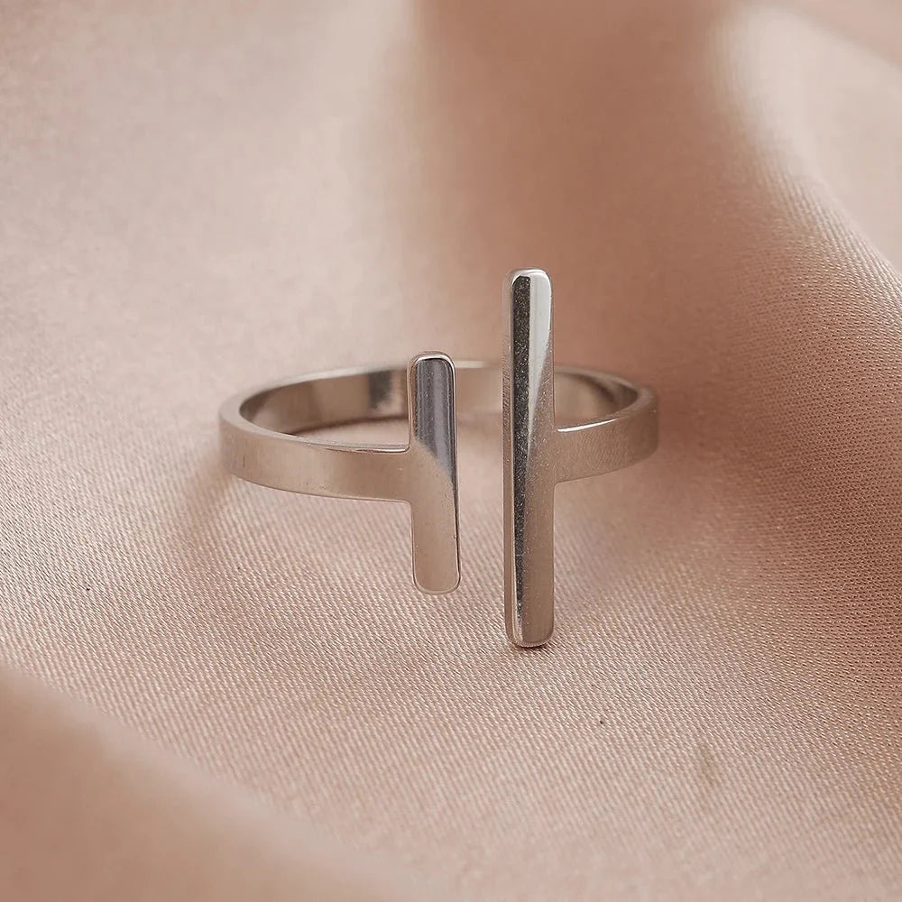 Minimal Adjustable Asymmetric Open Bar Ring - Aryomi