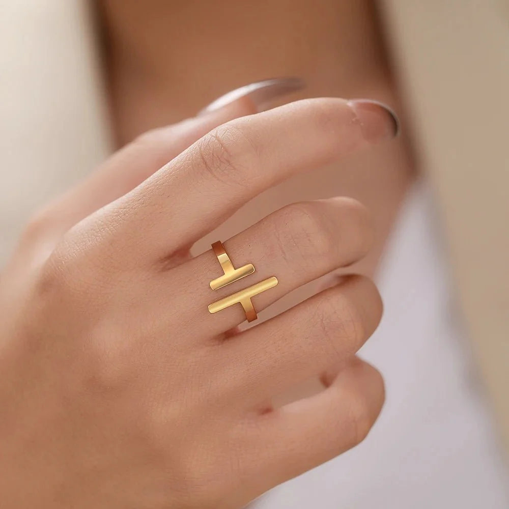 Minimal Adjustable Asymmetric Open Bar Ring - Aryomi