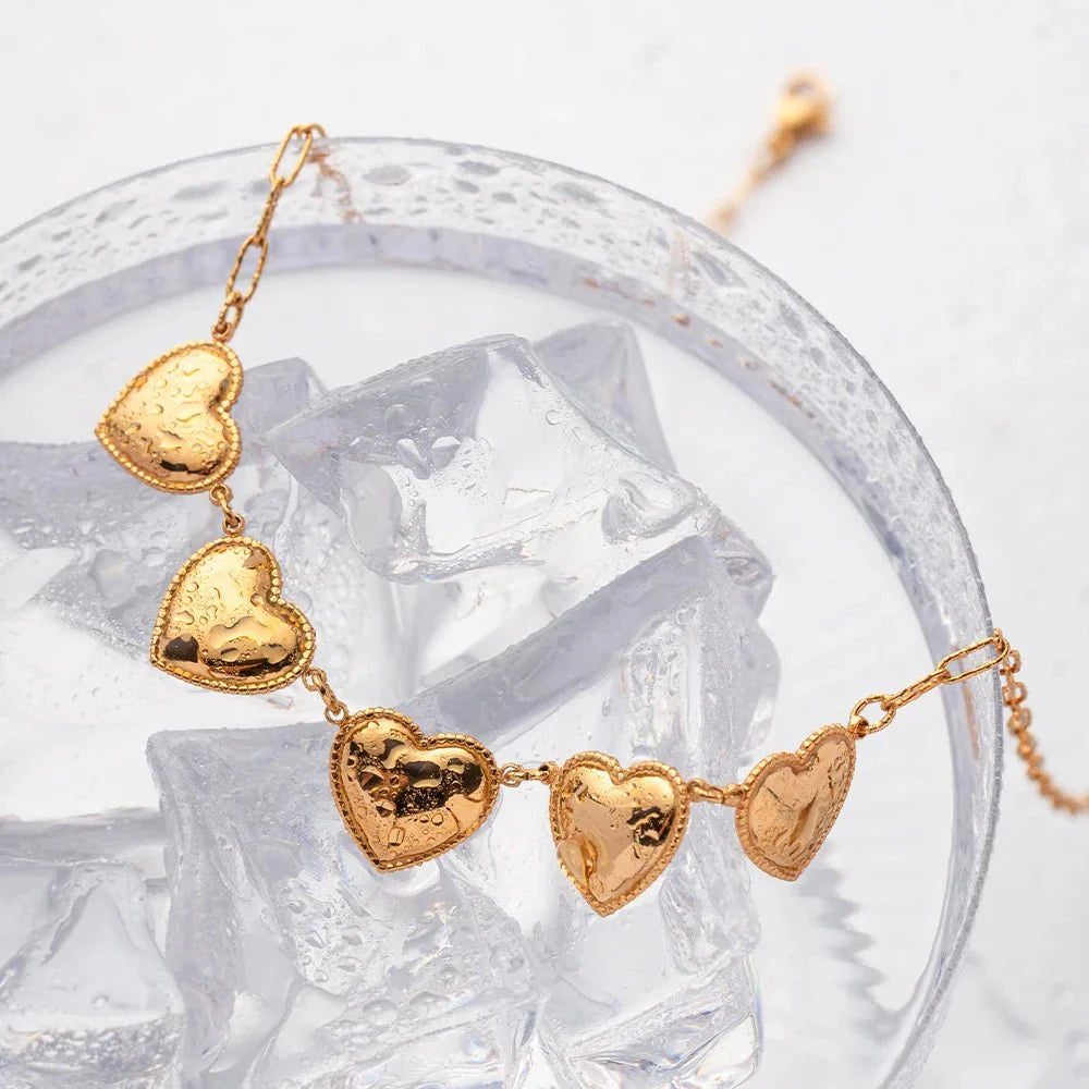 Romantic Five Heart Pendant Necklace - Aryomi