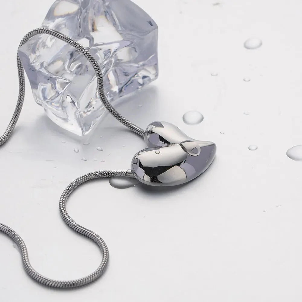 Romantic Love Heart Necklace - Aryomi