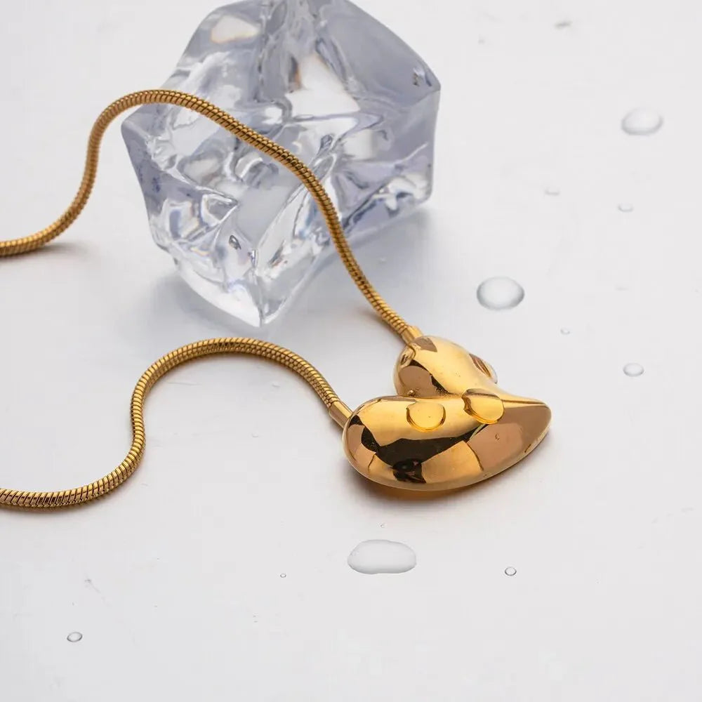 Romantic Love Heart Necklace - Aryomi