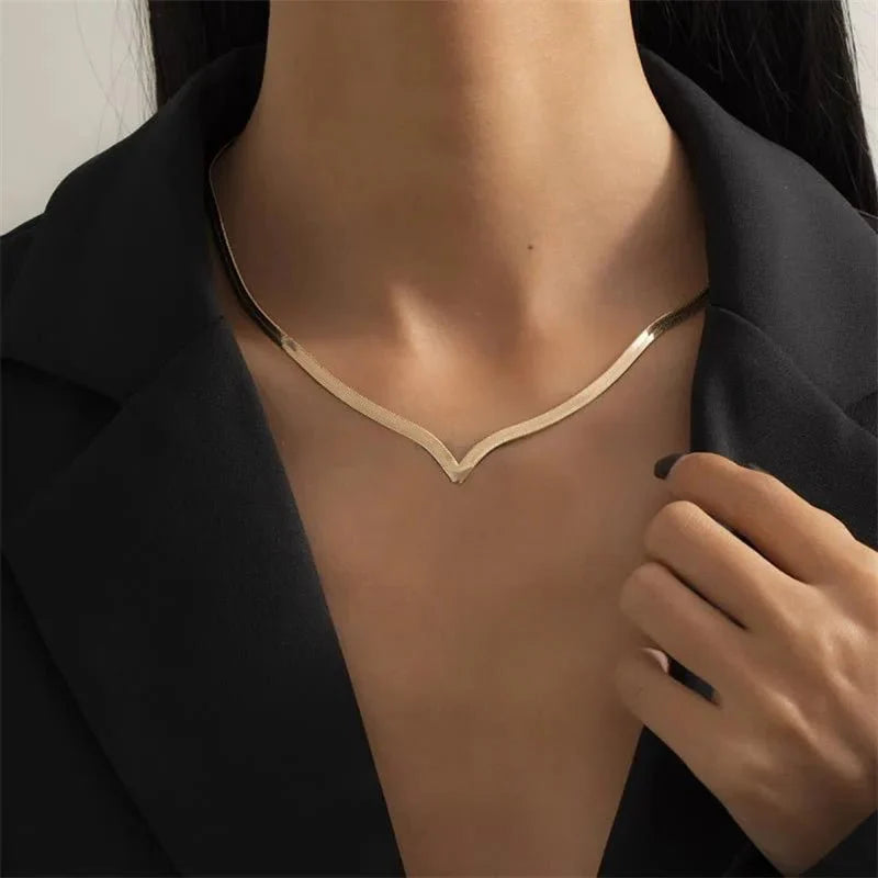 V Taper Herringbone Necklace - Aryomi