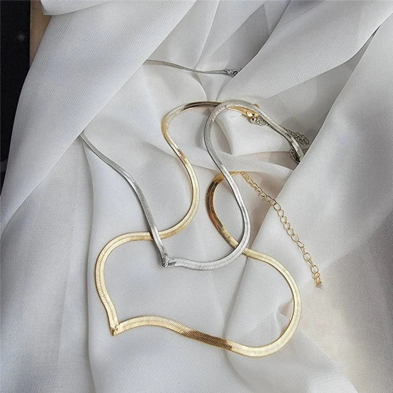 V Taper Herringbone Necklace - Aryomi