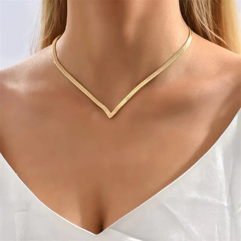 V Taper Herringbone Necklace - Aryomi