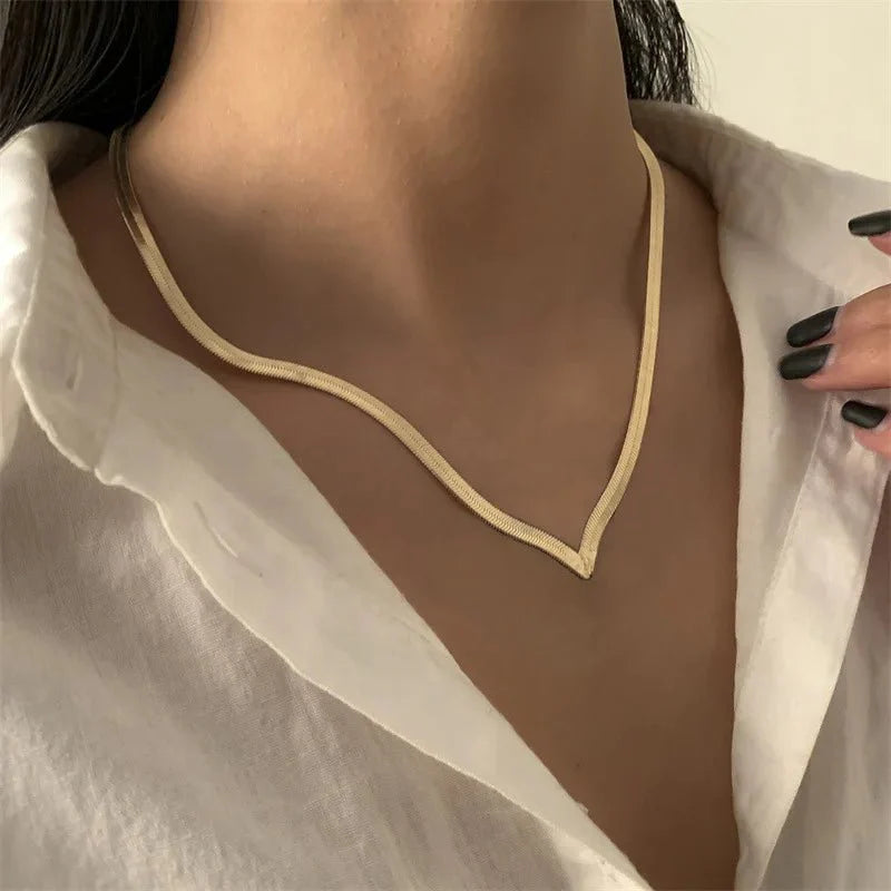 V Taper Herringbone Necklace - Aryomi
